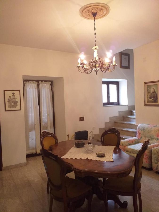 Appartement La Casa Di Lina à Sezze Extérieur photo